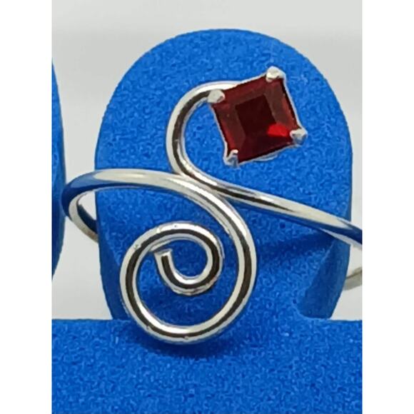 Sexy Ruby Red Crystal Rhinestone Toe Ring Adjustable Size  Sterling Silver NEW - Picture 1 of 8